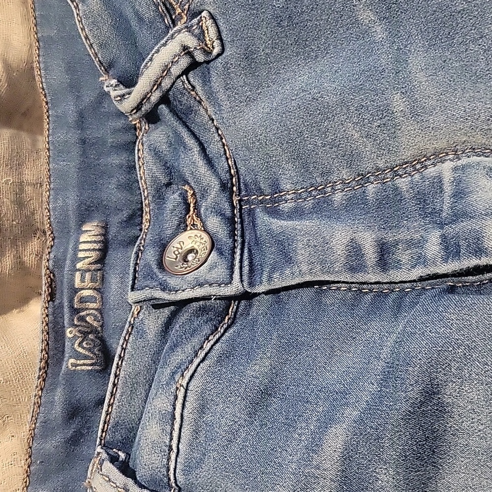 Lois denim short size 33